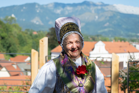 53. Dnevi narodnih noš in oblačilne dediščine_novinarska konferenca (21)